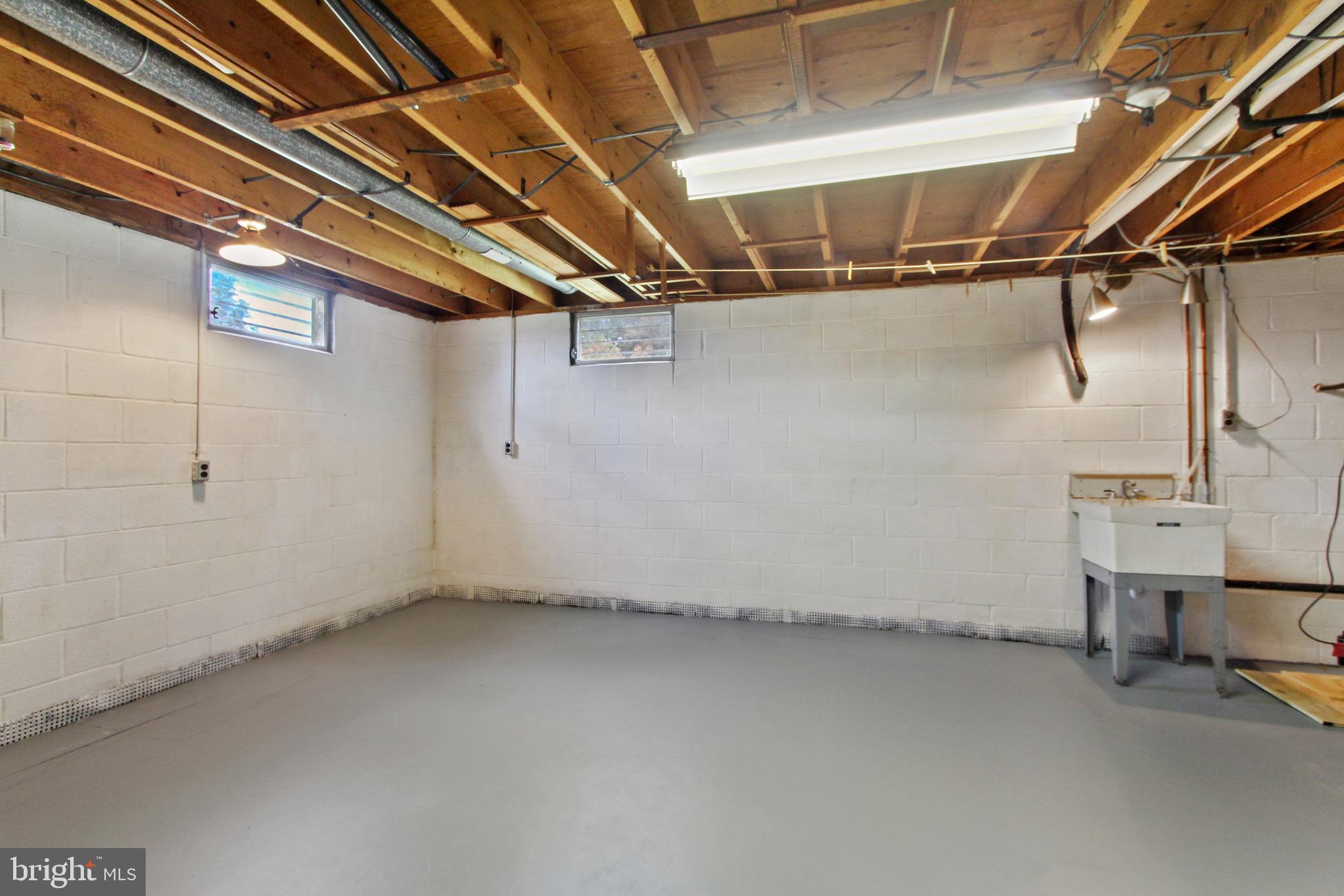1913 Brenda Road York, PA 17408 - Photo 23 of 30 Gallery Image 23
