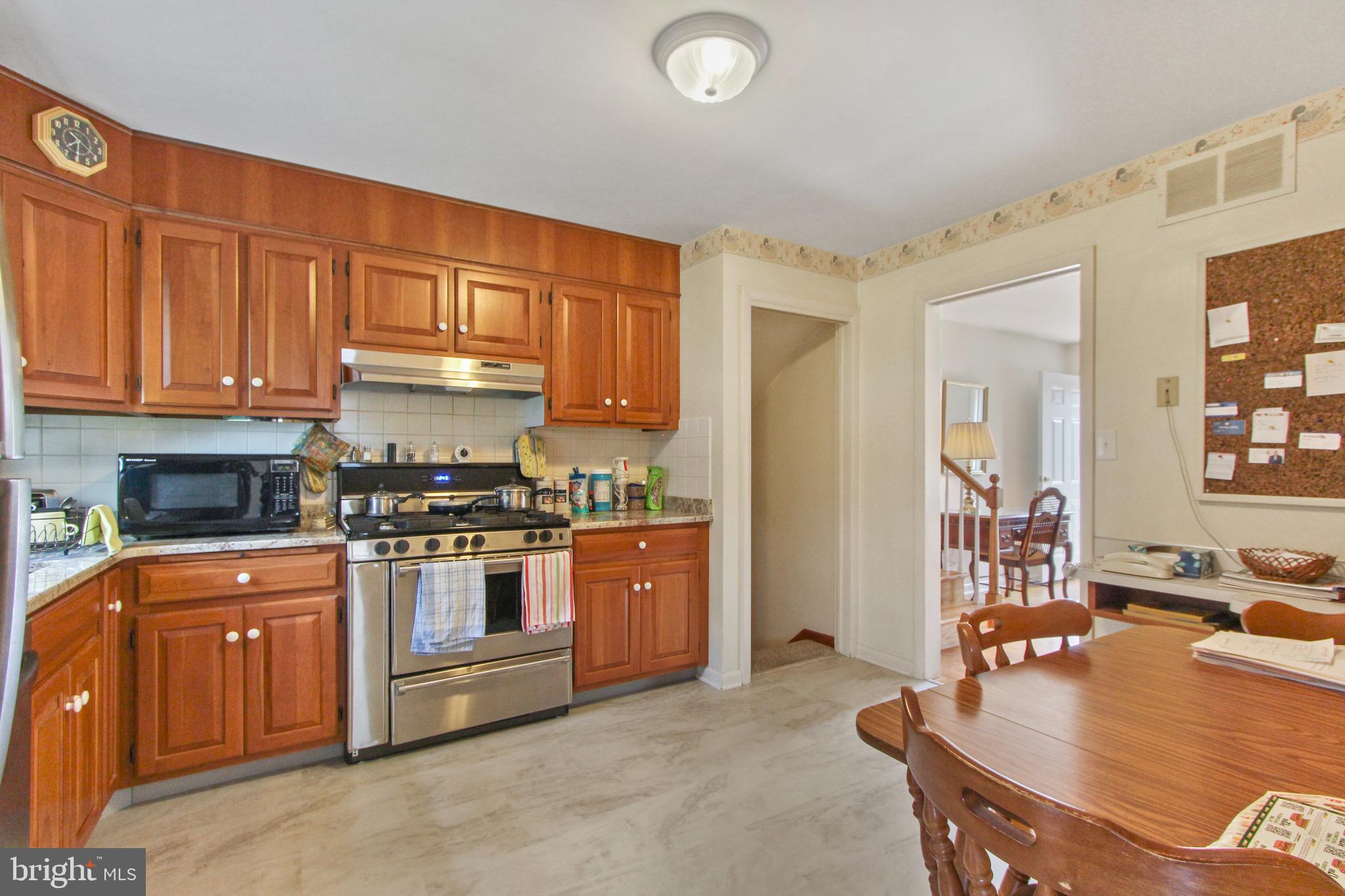 1913 Brenda Road York, PA 17408 - Photo 6 of 30 Gallery Image 6