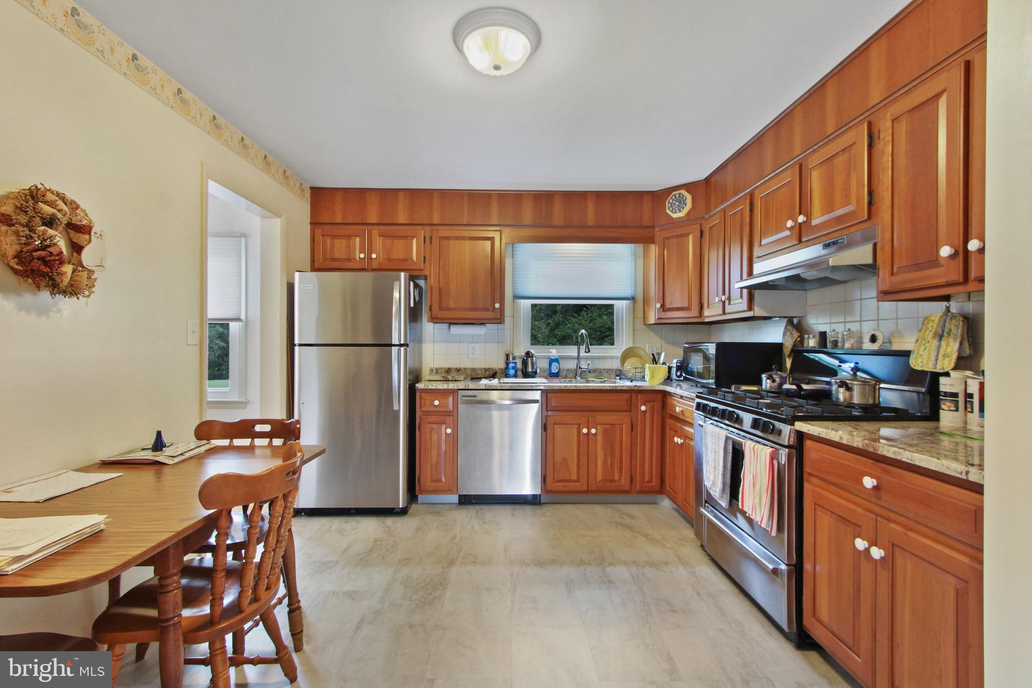 1913 Brenda Road York, PA 17408 - Photo 8 of 30 Gallery Image 8