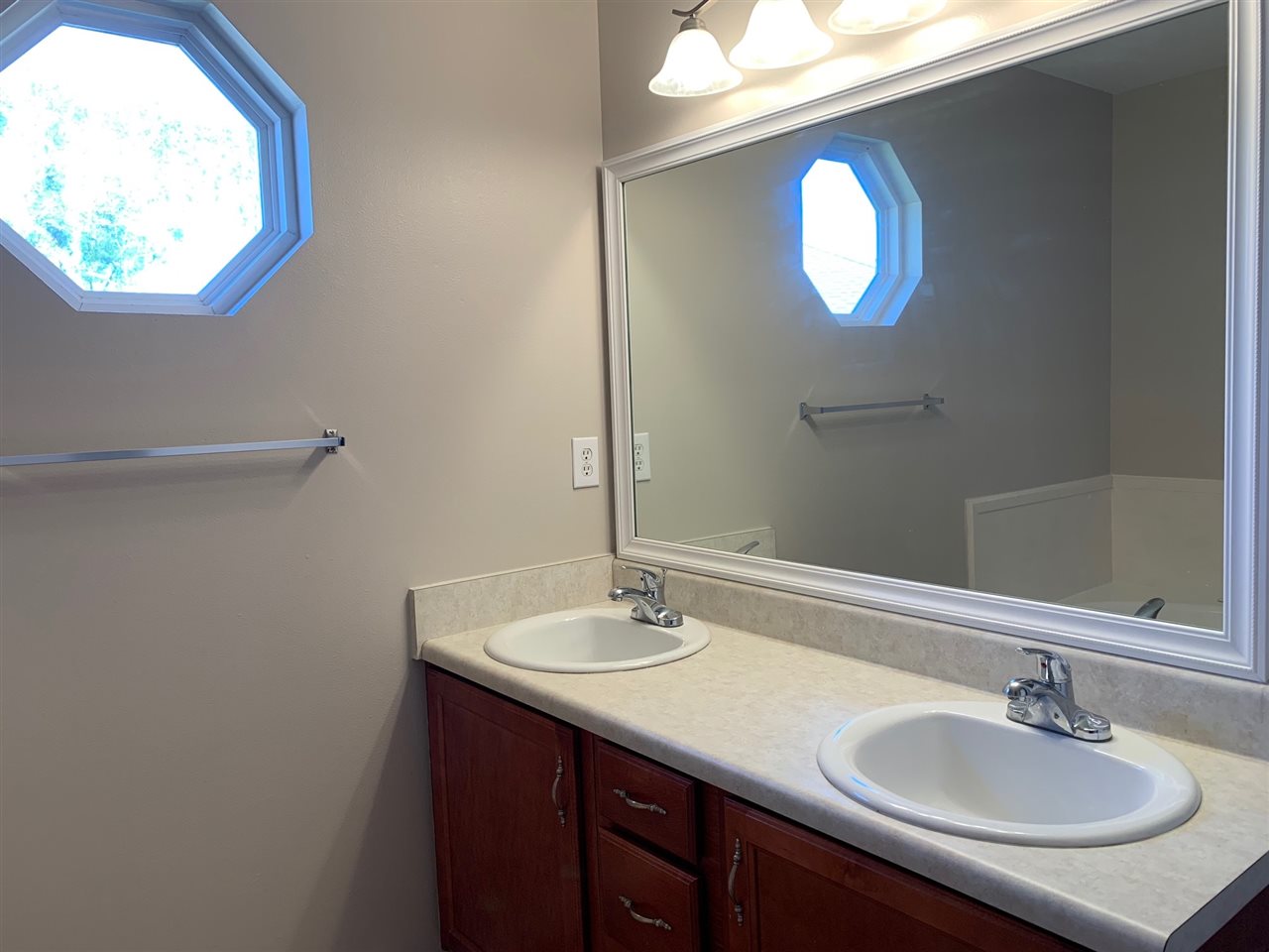 1906 Colorado Court Foley, AL 36535 - Photo 11 of 19 Master Bath