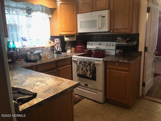 108 Pee Dee Road Aberdeen, NC 28315 - Photo 10 of 26 IMG_4492