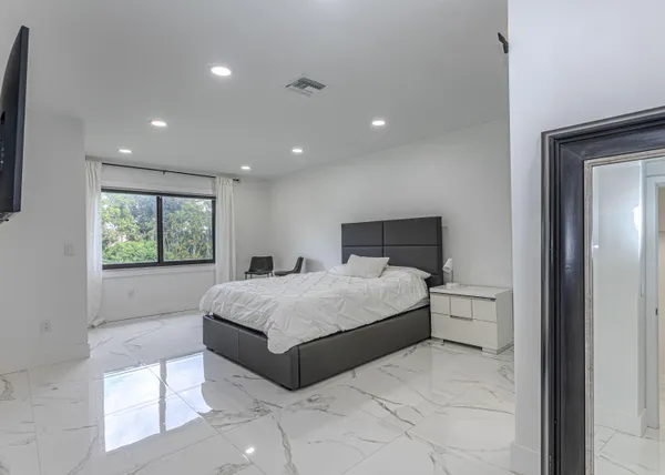 $2,500 | 8545 Casa Del Lago, Unit F, Boca Raton, FL 33433