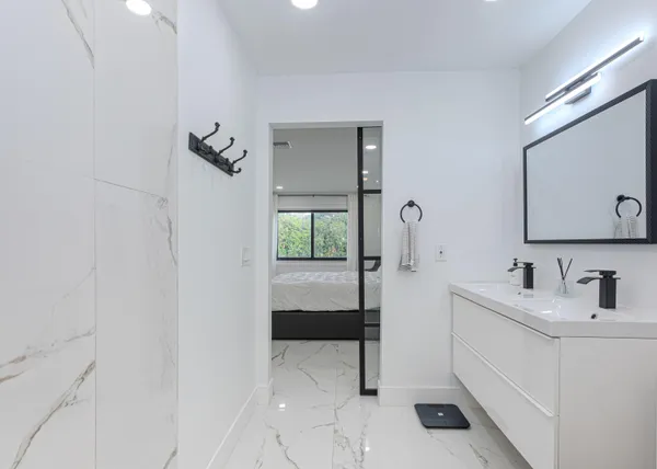 $2,500 | 8545 Casa Del Lago, Unit F, Boca Raton, FL 33433