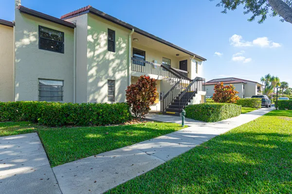 $2,500 | 8545 Casa Del Lago, Unit F, Boca Raton, FL 33433