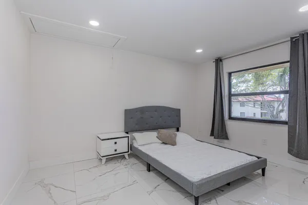 $2,500 | 8545 Casa Del Lago, Unit F, Boca Raton, FL 33433