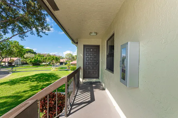 $2,500 | 8545 Casa Del Lago, Unit F, Boca Raton, FL 33433