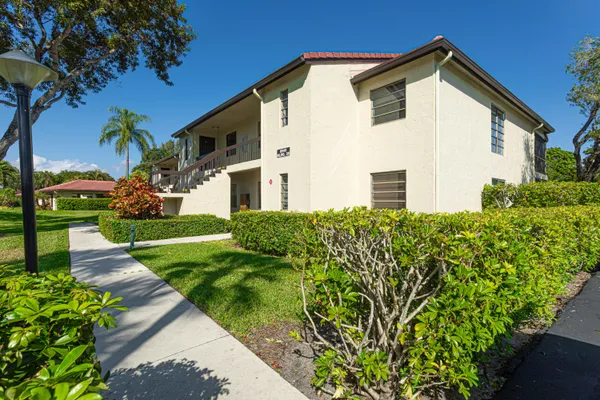 $2,500 | 8545 Casa Del Lago, Unit F, Boca Raton, FL 33433