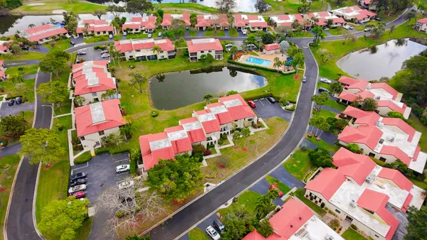 $2,500 | 8545 Casa Del Lago, Unit F, Boca Raton, FL 33433