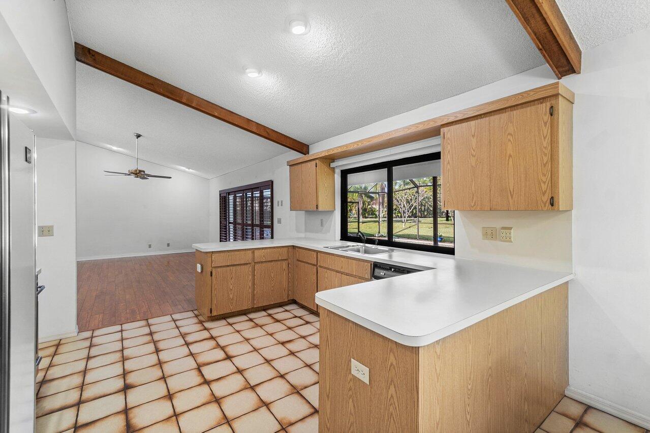 18428 102nd Way South Boca Raton, FL 33498 - Photo 13 of 46 Kitchen