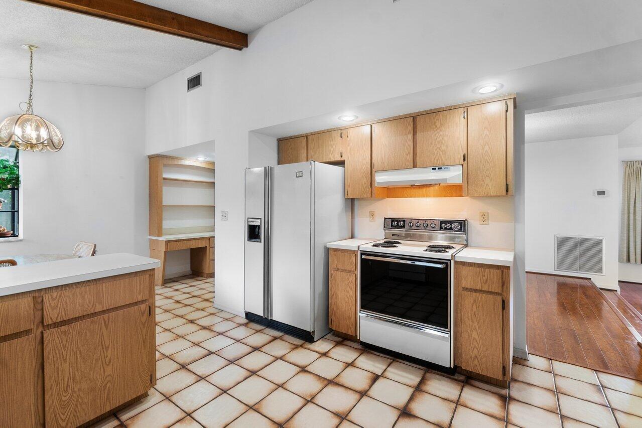 18428 102nd Way South Boca Raton, FL 33498 - Photo 14 of 46 Kitchen