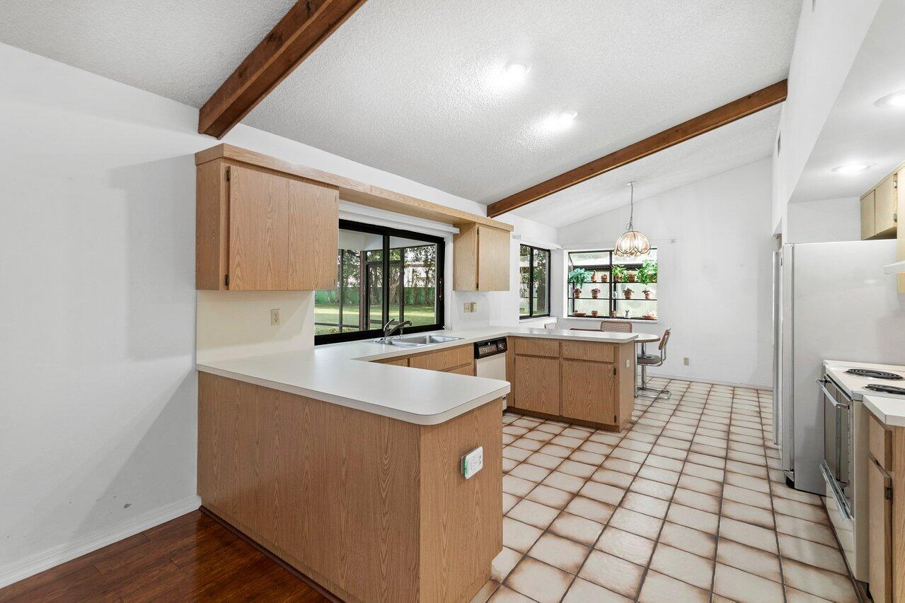 18428 102nd Way South Boca Raton, FL 33498 - Photo 15 of 46 Kitchen