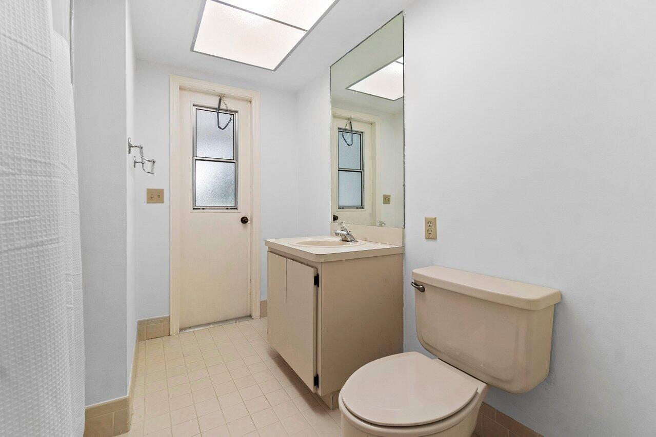 18428 102nd Way South Boca Raton, FL 33498 - Photo 23 of 46 Bathroom