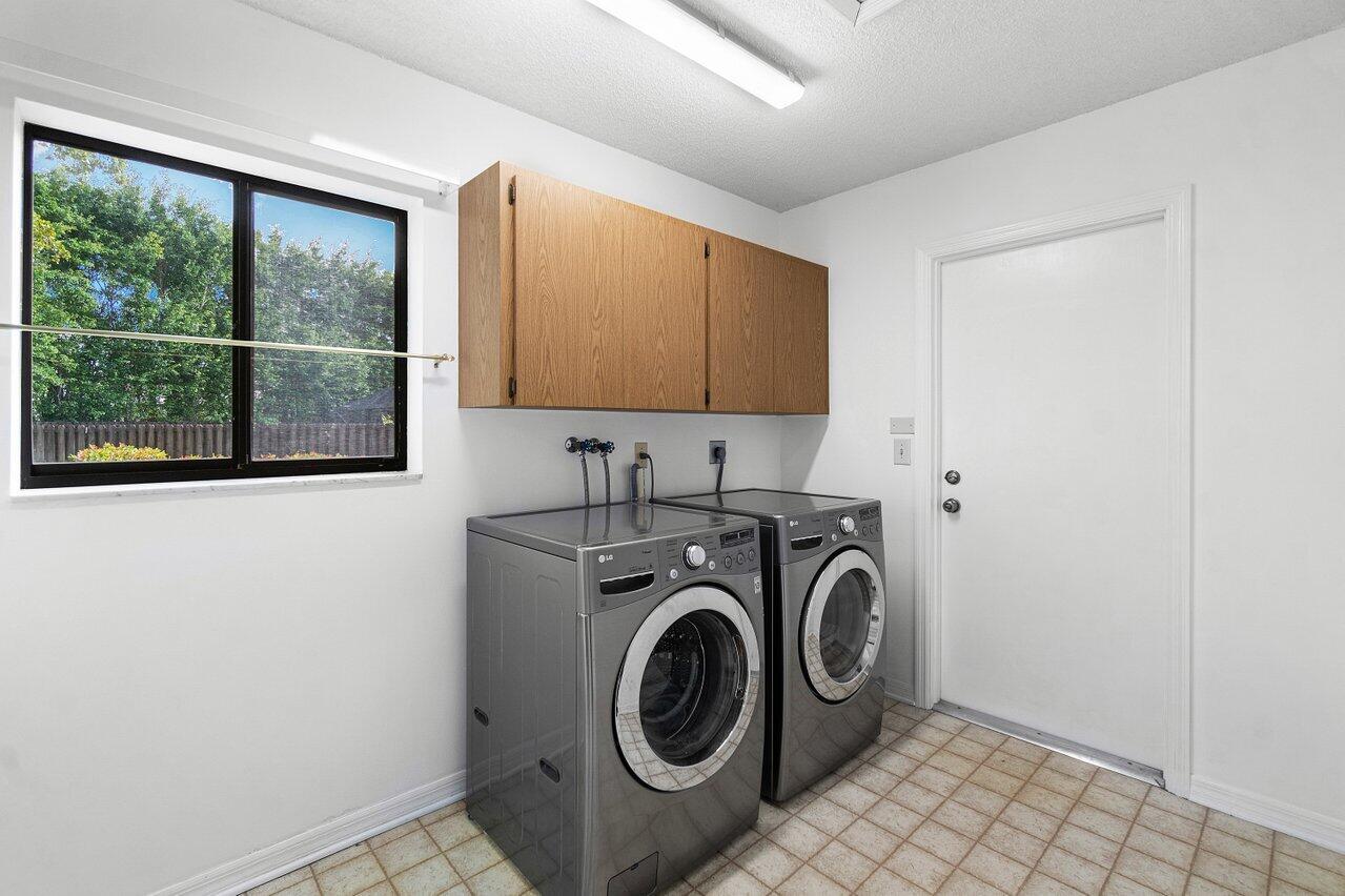 18428 102nd Way South Boca Raton, FL 33498 - Photo 24 of 46 Laundry room