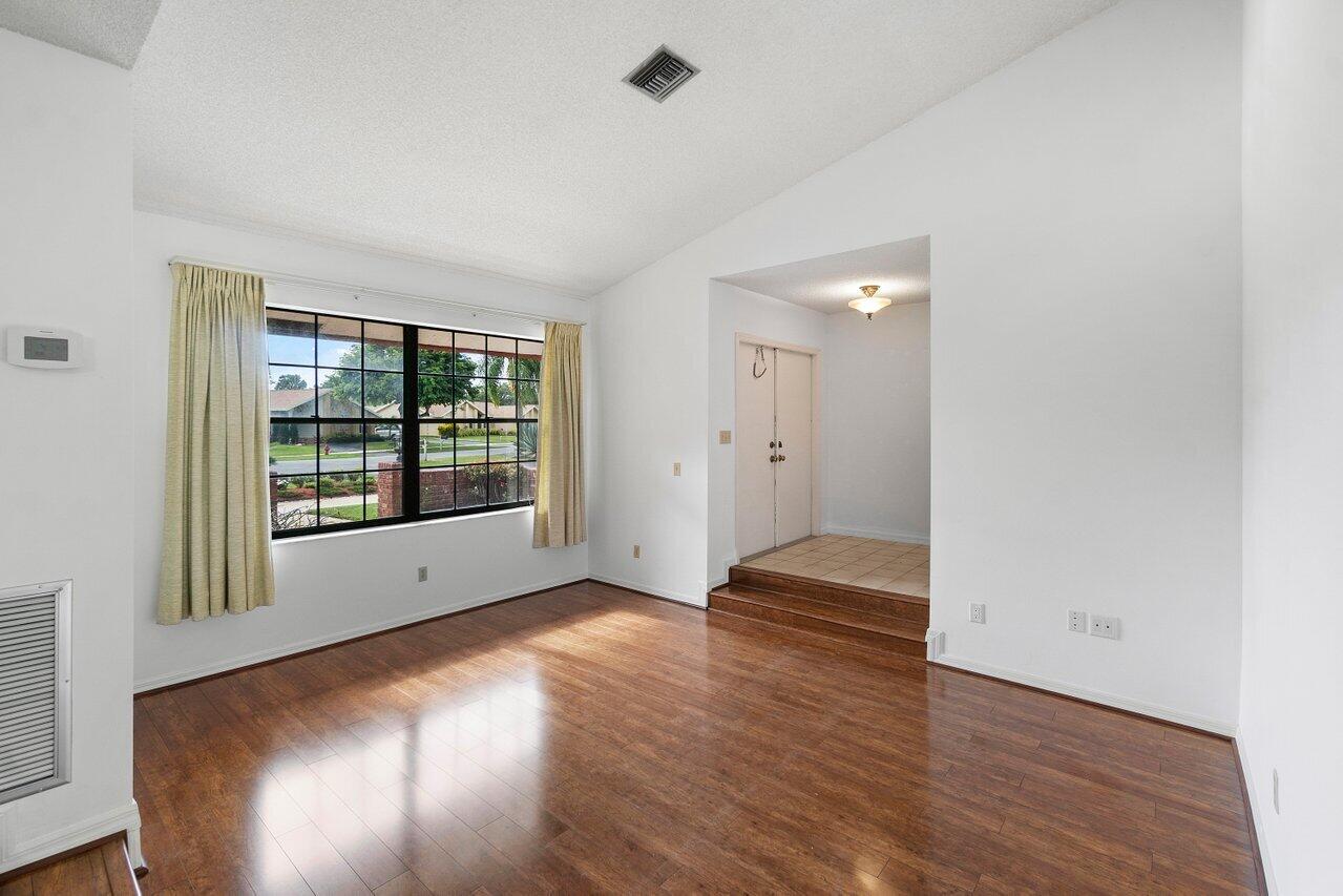18428 102nd Way South Boca Raton, FL 33498 - Photo 9 of 46 Living room