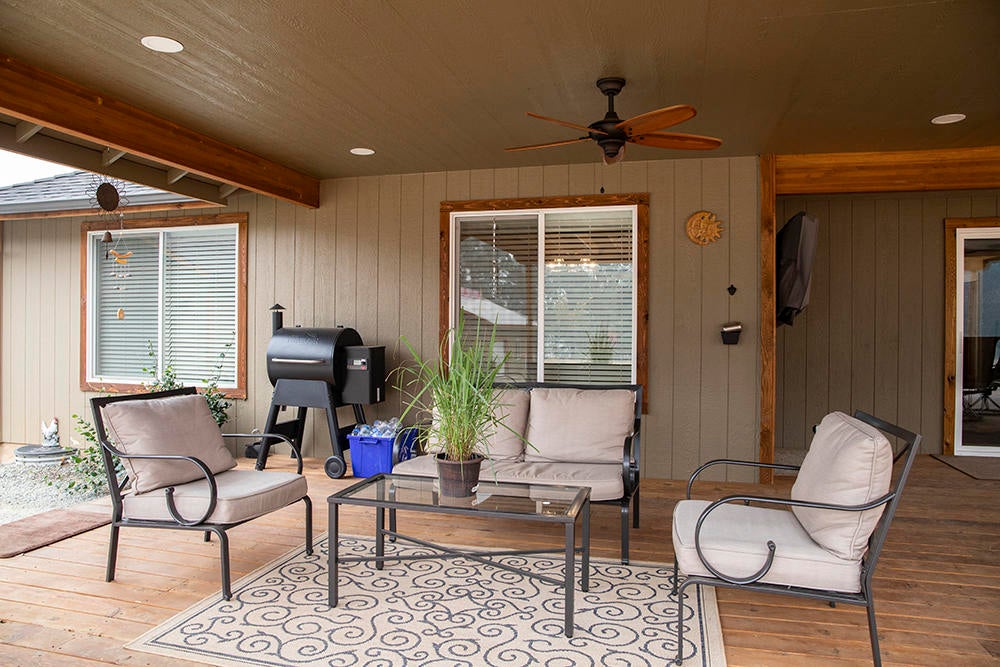 2025 Marcy Loop Road Grants Pass, OR 97527 - Photo 17 of 25 29