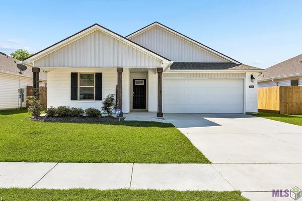 $253,900 | 35320 Grovemont Drive, Denham Springs, LA 70706
