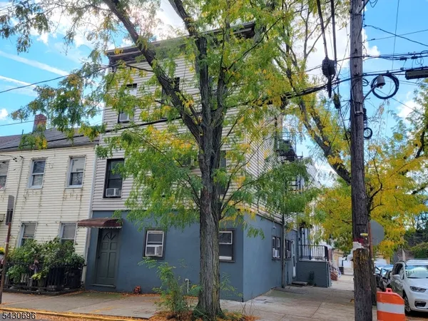 $2,300 | 423 2nd Street, Jersey City, NJ 07302