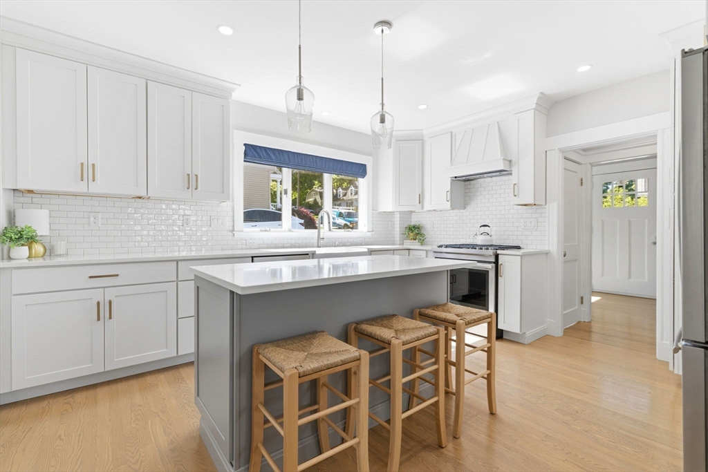 10 Bonad Road Winchester, MA 01890 - Photo 9 of 39