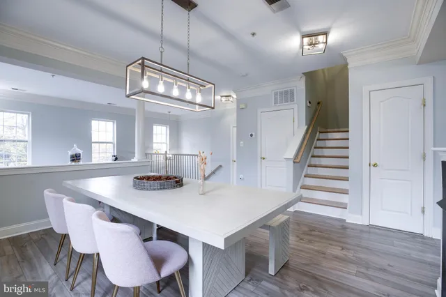 $3,700 | 8069 Gatehouse Road, Unit 23, Falls Church, VA 22042