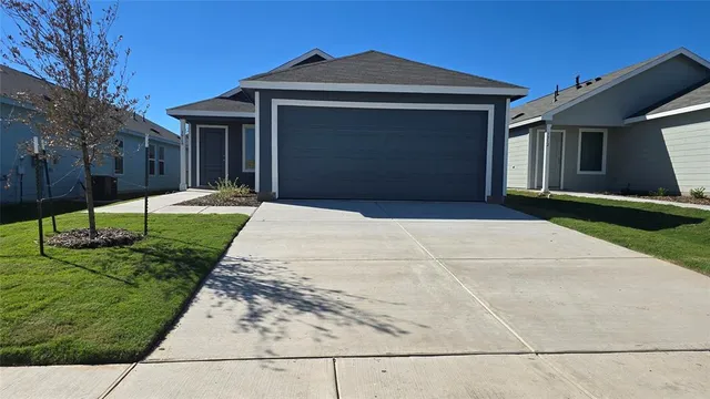 $1,700 | 3916 Pontchartrain Parkway, Sherman, TX 75090