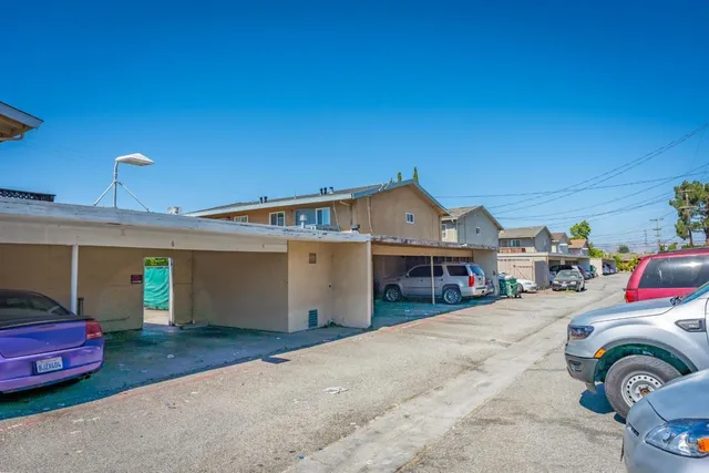 a view of a car in front of house