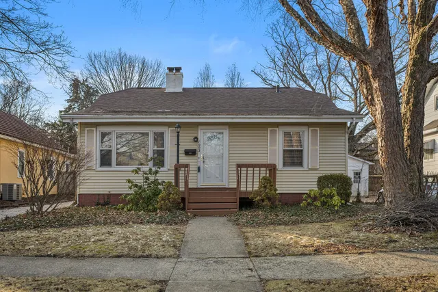 $332,500 | 1003 West William Street, Champaign, IL 61821