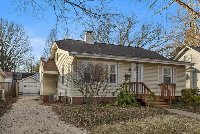 $332,500 | 1003 West William Street, Champaign, IL 61821