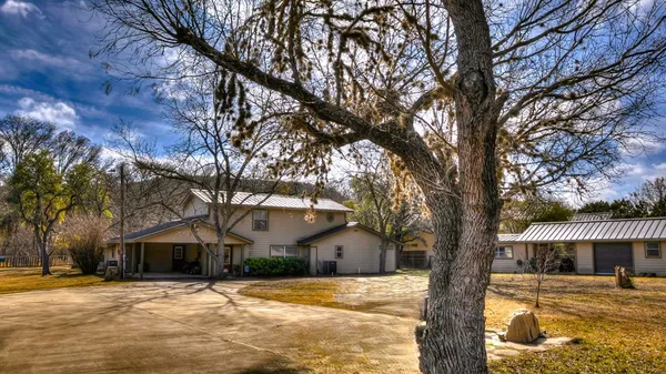 $849,000 | 6496 Hwy 83n Leakey Tx 78873, Leakey, TX 78873
