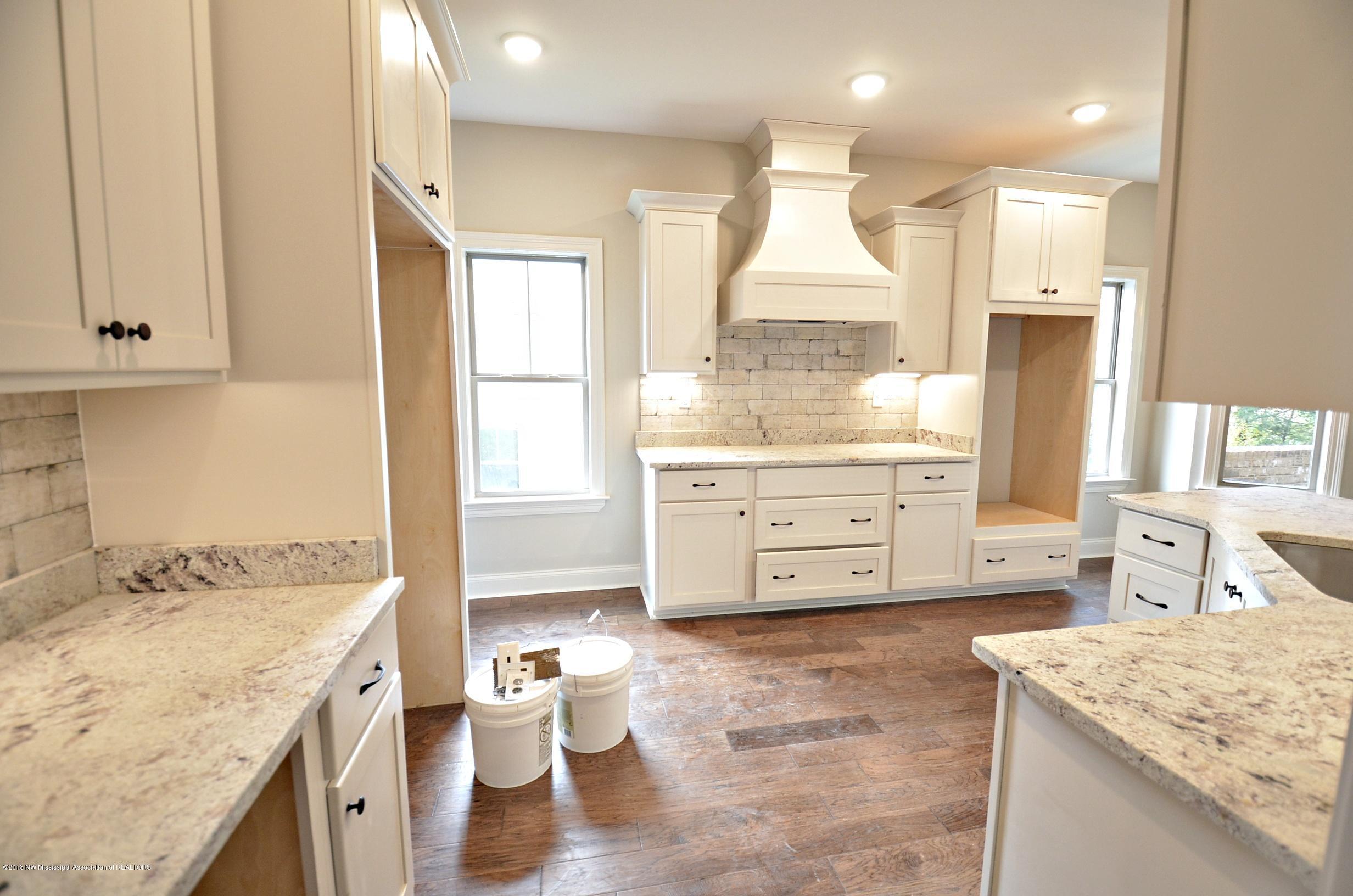 3685 Madison Ridge Hernando, MS 38632 - Photo 6 of 22 Kitchen