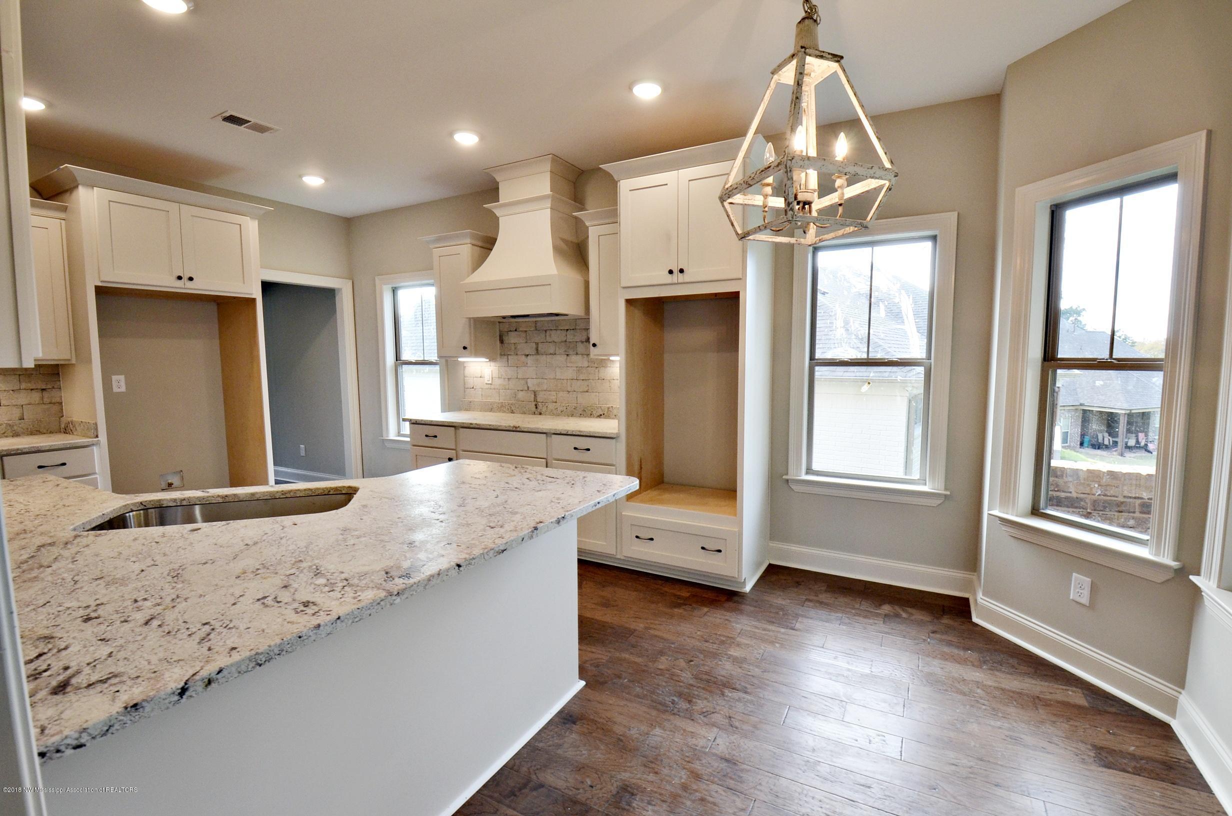 3685 Madison Ridge Hernando, MS 38632 - Photo 7 of 22 Kitchen1