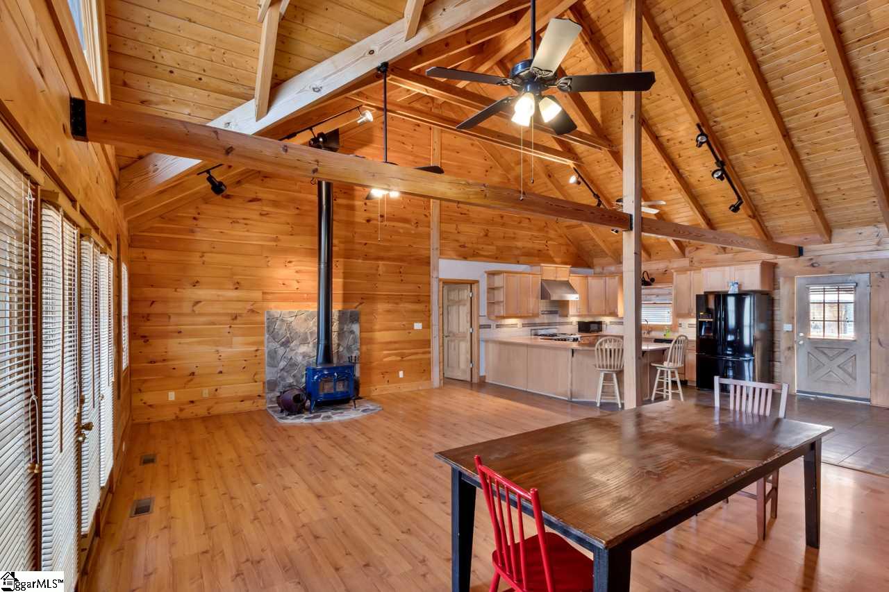 521 Point Road Westminster, SC 29693 - Photo 5 of 32 Gallery Image 5