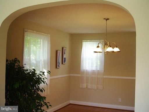 736 Charing Cross Road Baltimore, MD 21229 - Photo 11 of 30 Dining Room