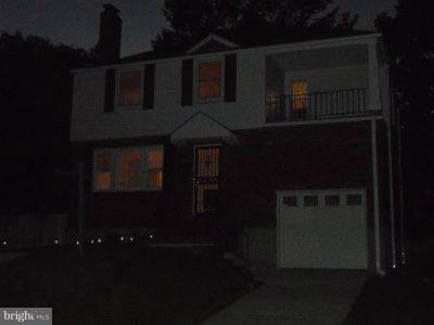 736 Charing Cross Road Baltimore, MD 21229 - Photo 30 of 30 Exterior (Front)