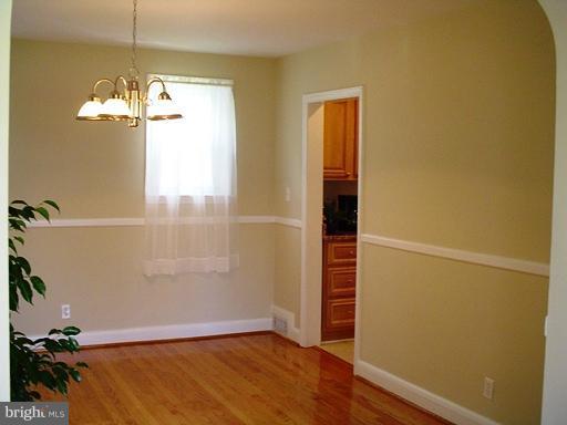 736 Charing Cross Road Baltimore, MD 21229 - Photo 10 of 30 Dining Room