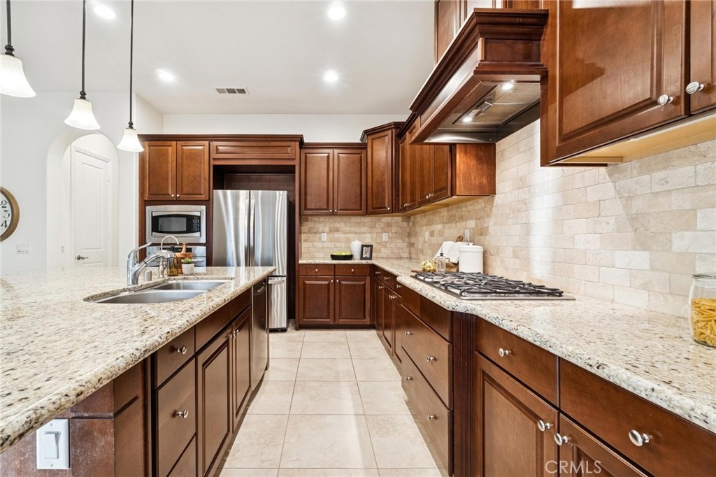 15930 Mandalay Road Canyon Country, CA 91387 - Photo 18 of 64