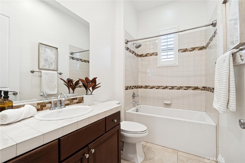 15930 Mandalay Road Canyon Country, CA 91387 - Photo 44 of 64