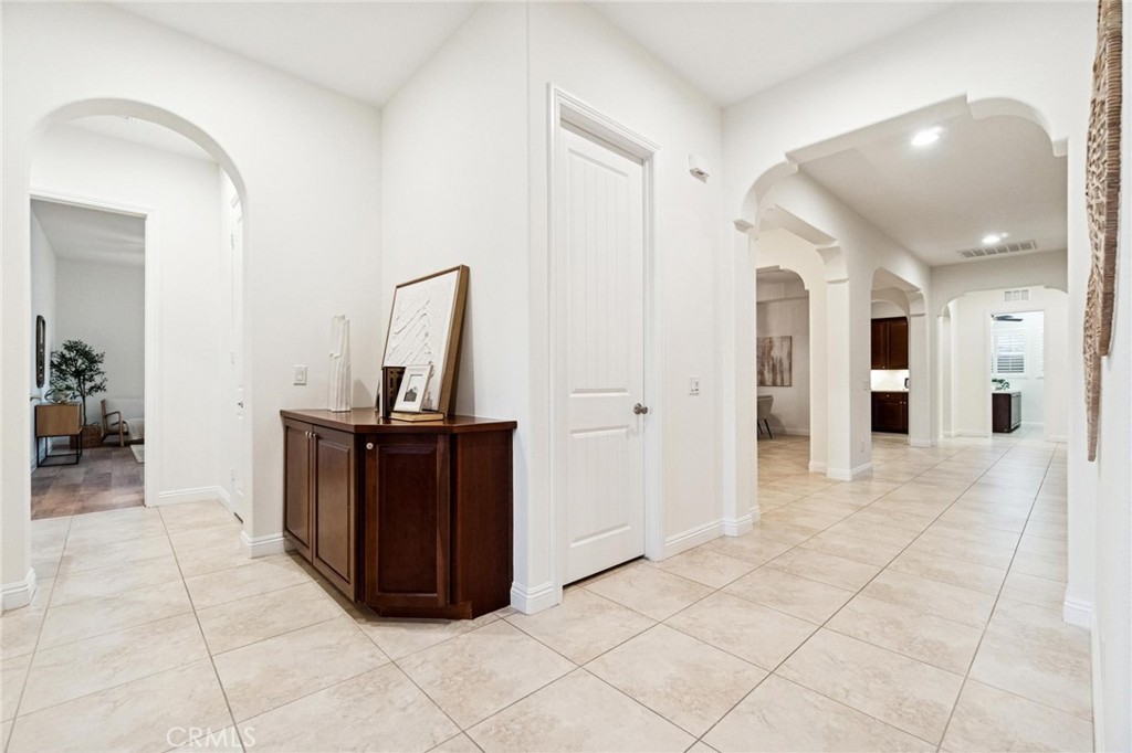 15930 Mandalay Road Canyon Country, CA 91387 - Photo 49 of 64