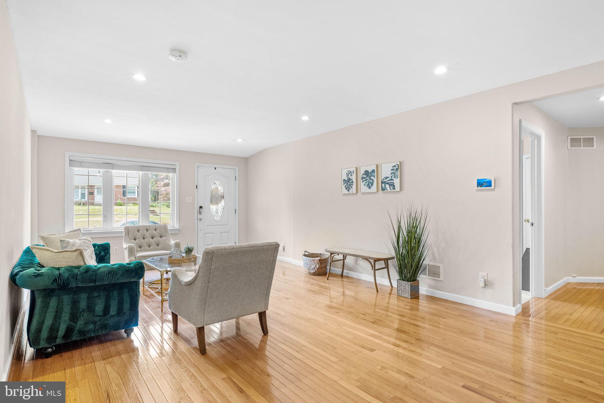 45 James Road Broomall, PA 19008 - Photo 4 of 31 Gallery Image 4