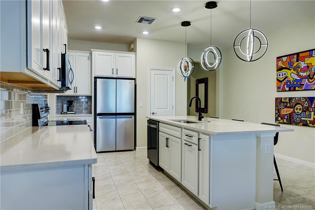 1843 Southeast Roxy Way Stuart, FL 34996 - Photo 12 of 31