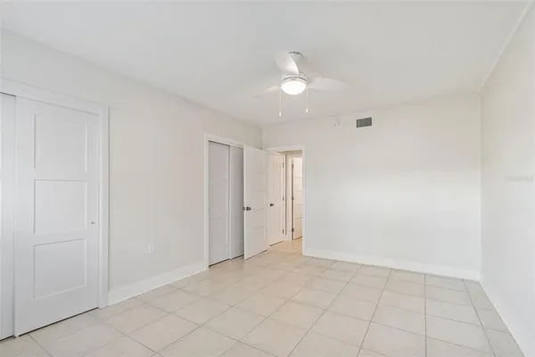 $225,000 | 300 Venetian Drive, Unit 3, Clearwater, FL 33755