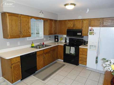 2212 Reid Road Flint, MI 48507 - Photo 2 of 16 20402413-1.JPG