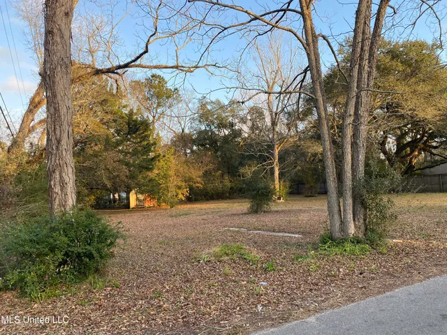 $18,000 | 6924 Barnes Road, Moss Point, MS 39563