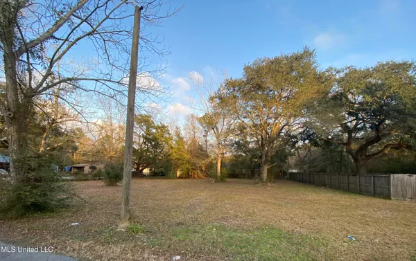 $18,000 | 6924 Barnes Road, Moss Point, MS 39563