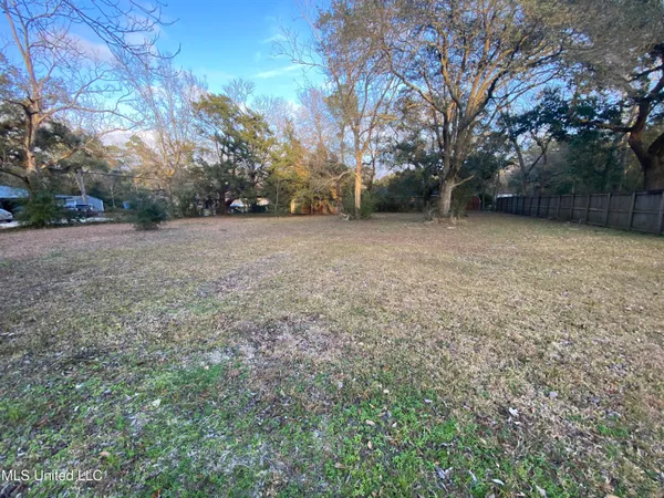 $18,000 | 6924 Barnes Road, Moss Point, MS 39563