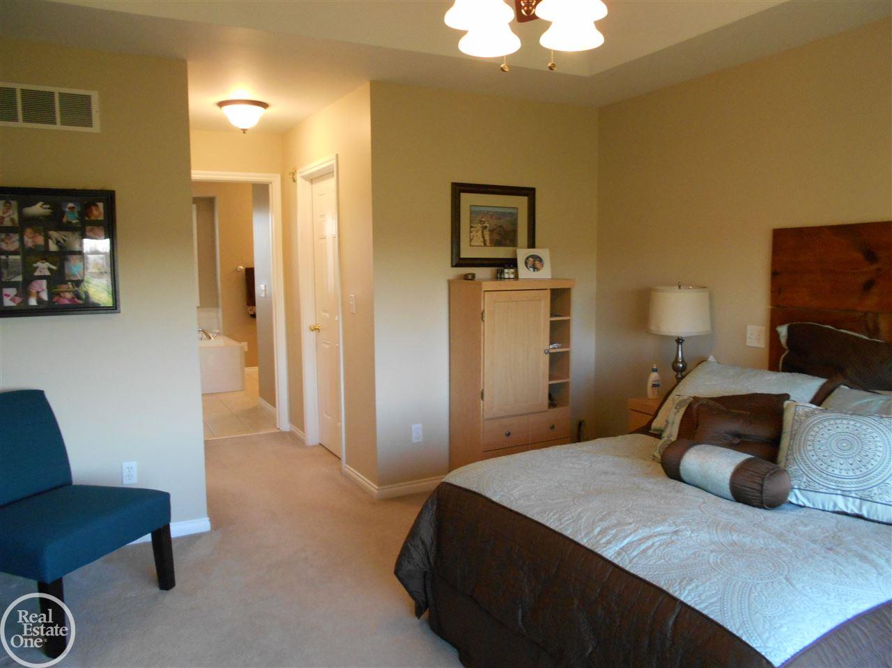 8765 Bartel Road Columbus, MI 48063 - Photo 14 of 31