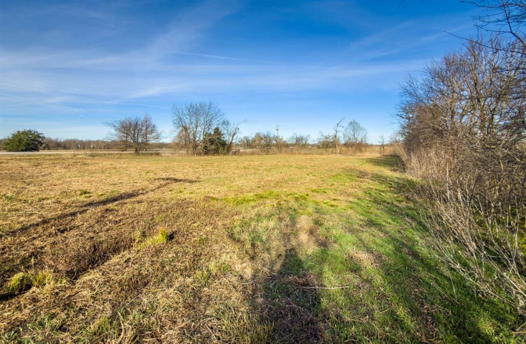 302 North Memorial Street Riesel, TX 76682 - Photo 3 of 13 a view of an ocean from a city