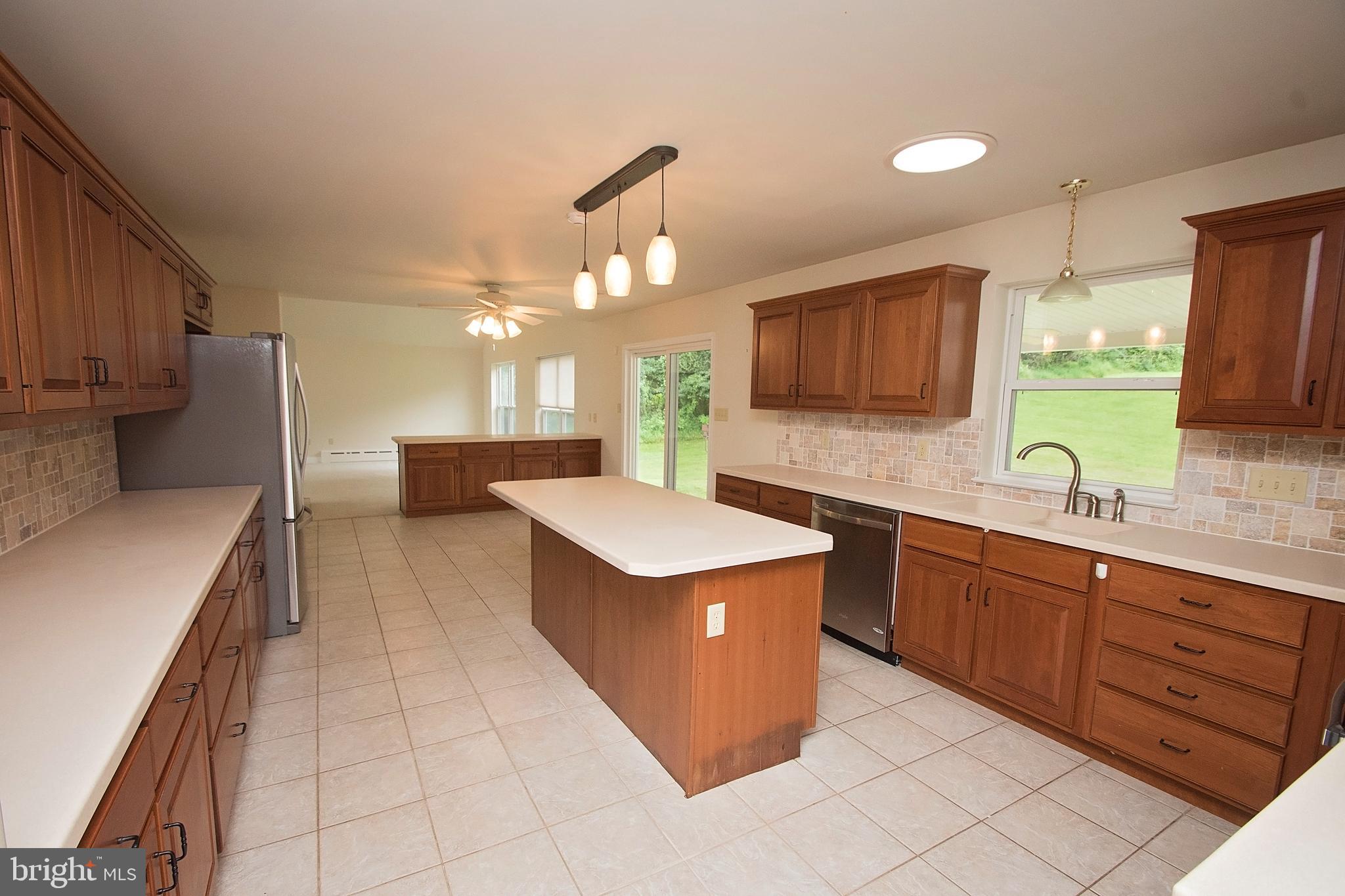 514 Spring Valley Road Reading, PA 19604 - Photo 23 of 65