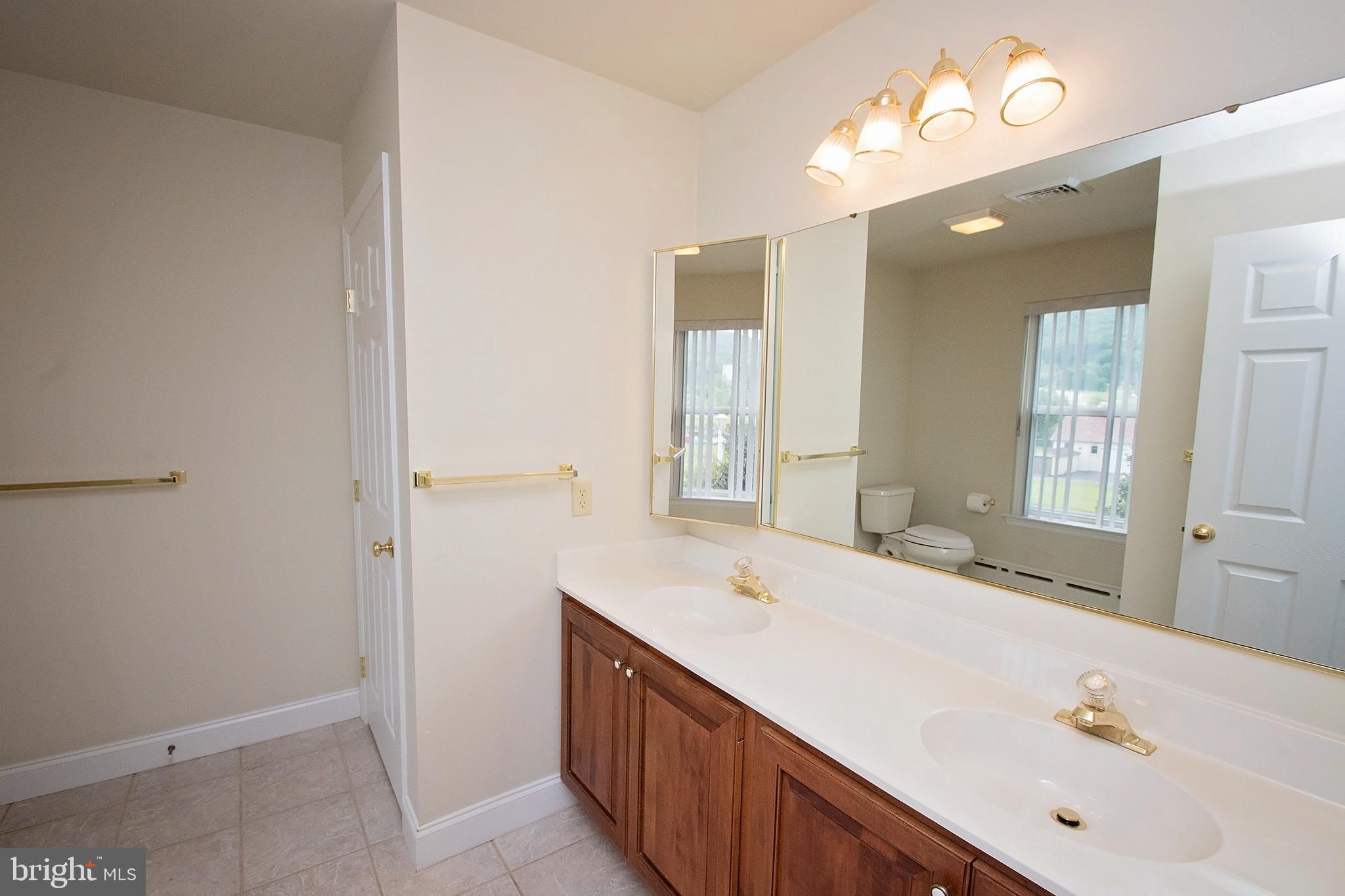 514 Spring Valley Road Reading, PA 19604 - Photo 36 of 65