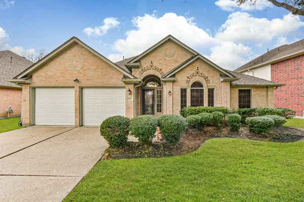 $387,000 | 153 Greenridge Circle, League City, TX 77573