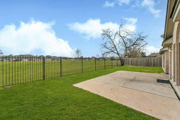 $387,000 | 153 Greenridge Circle, League City, TX 77573